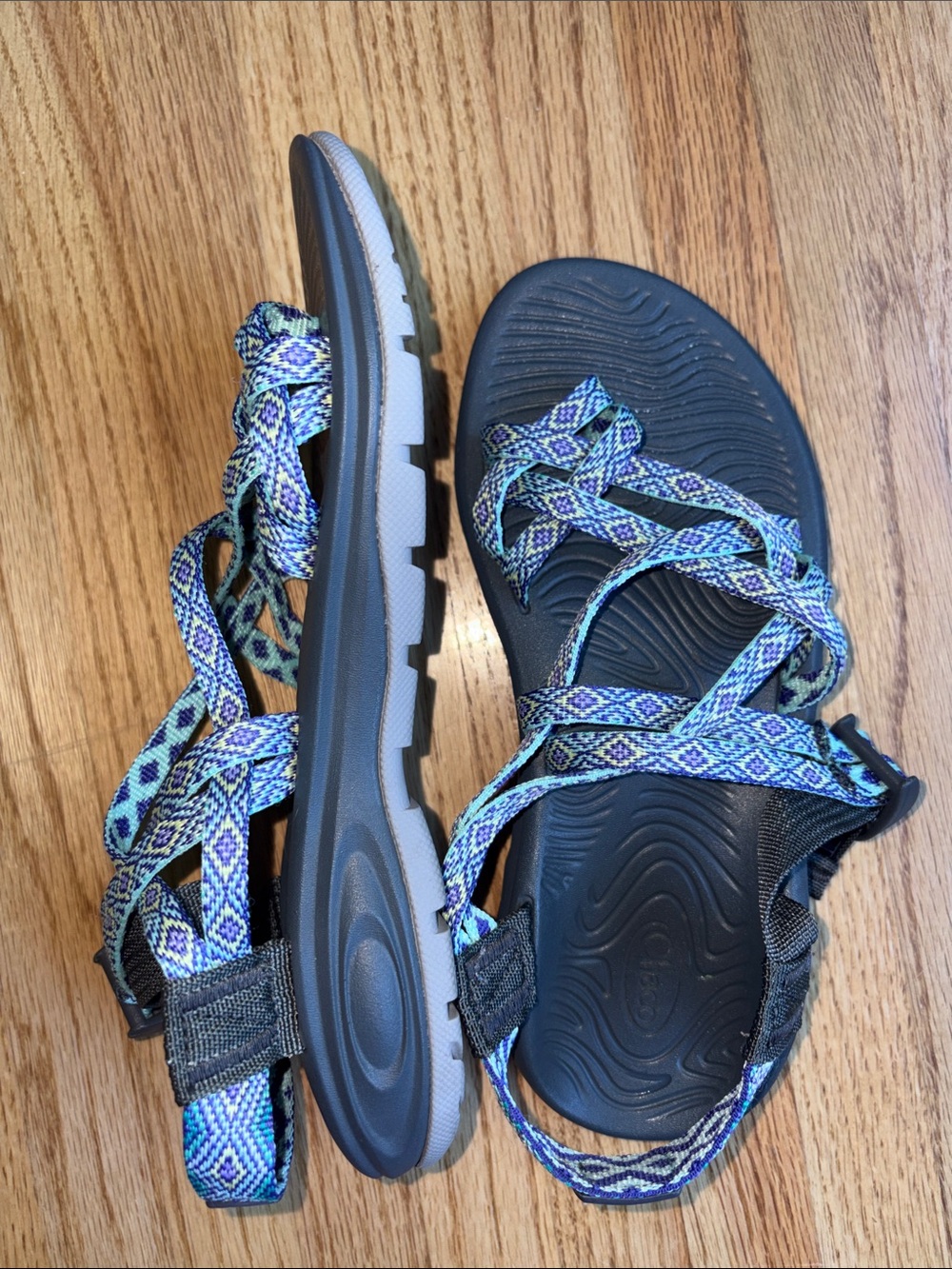 Chaco size 6 Woven Strappy Outdoor Sandals - Blue Multi